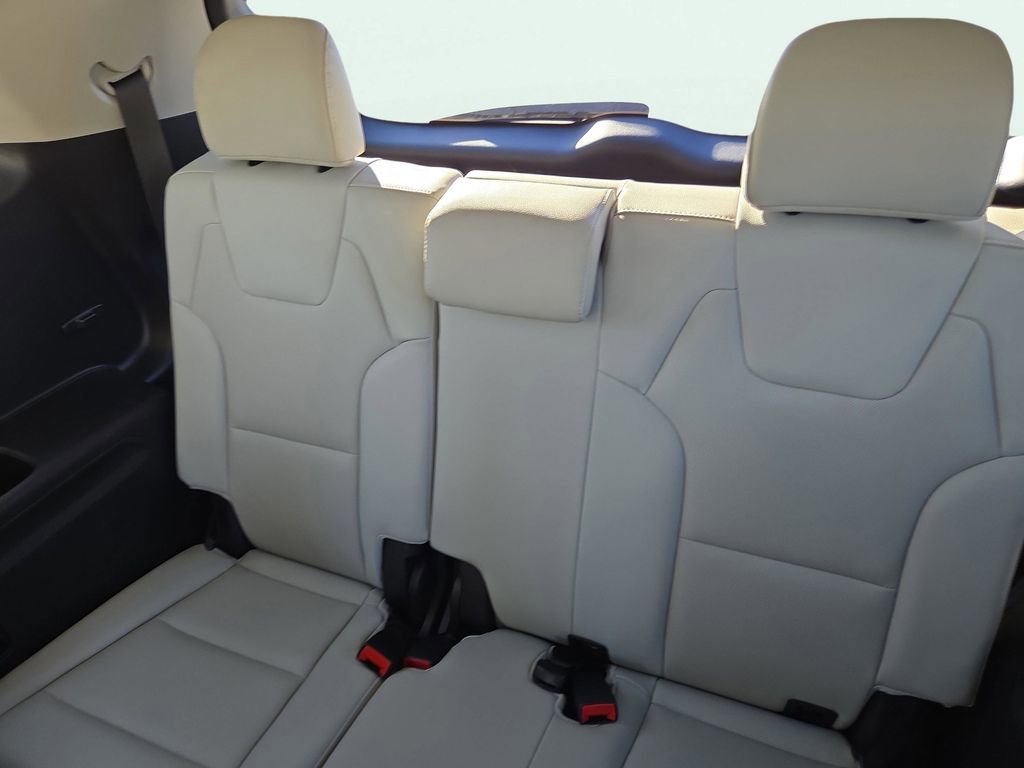 Used 2023 Kia Telluride EX w/ EX Captain's Chair Package image 21