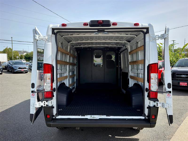 Used 2025 RAM ProMaster 2500 w/ U-Haul Equipment Group FWD image 4