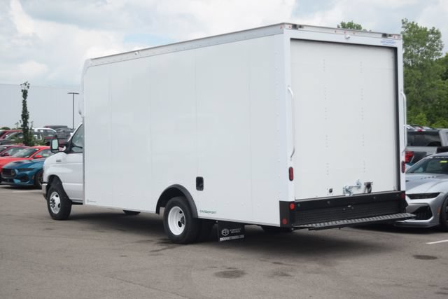 New 2027 Ford E-450 and Econoline 450 Super Duty w/ Power Equipment Group RWD image 18