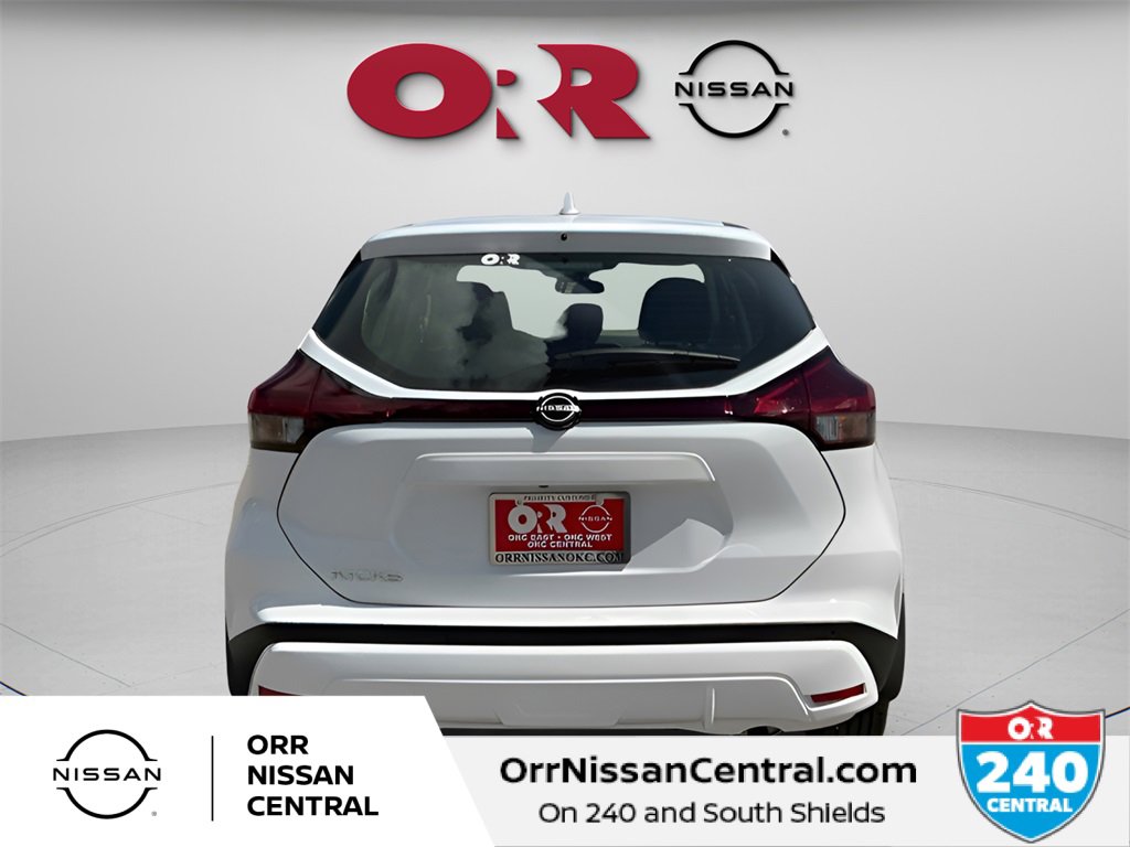 New 2025 Nissan Kicks Play S image 4