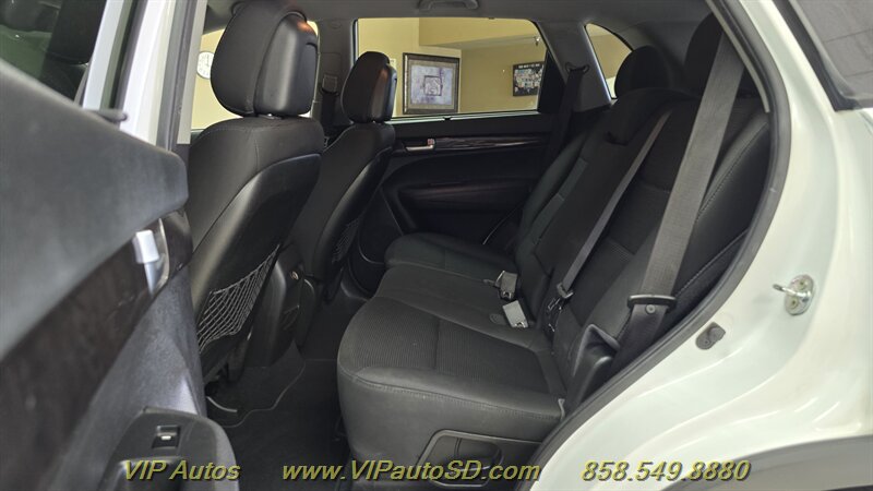 Used 2014 Kia Sorento LX FWD image 17