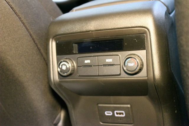 Used 2023 GMC Acadia SLE FWD image 15