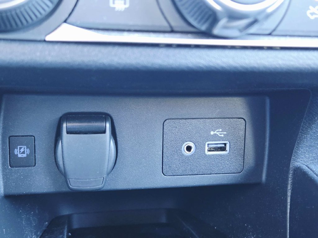 Used 2025 Nissan Versa SV w/ Trunk Package FWD image 27