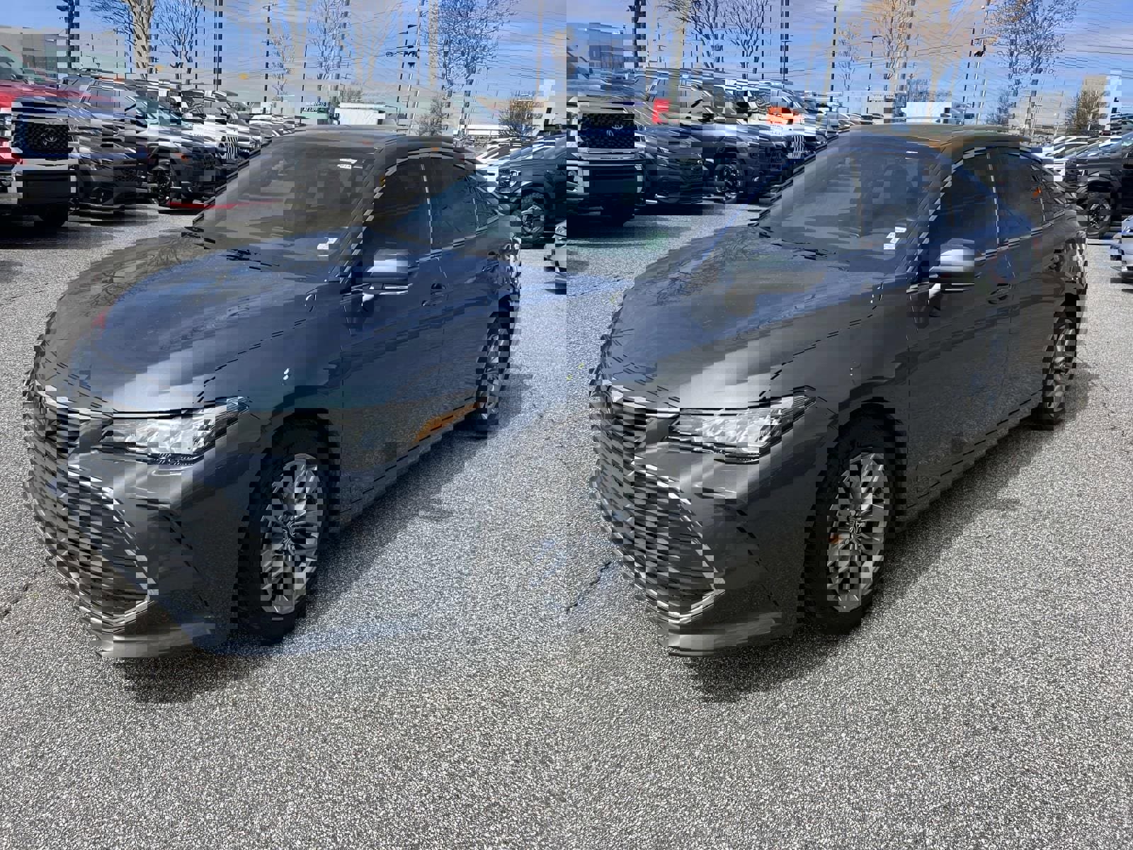 Used 2019 Toyota Avalon XLE w/ Moonroof Package image 3