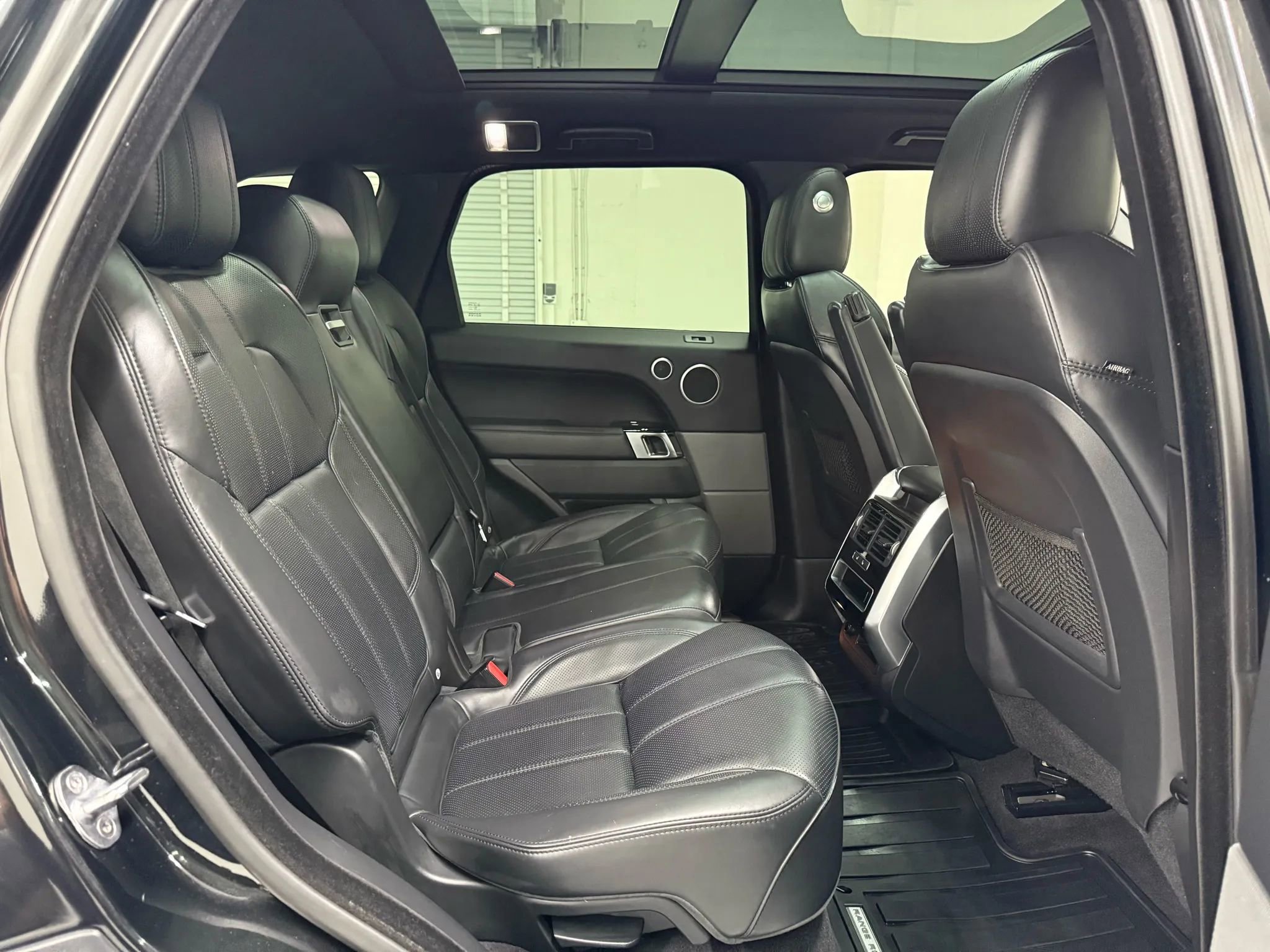 Used 2016 Land Rover Range Rover Sport HSE image 15