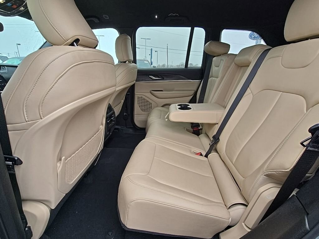 Used 2024 Jeep Grand Cherokee Limited AWD/4WD image 49