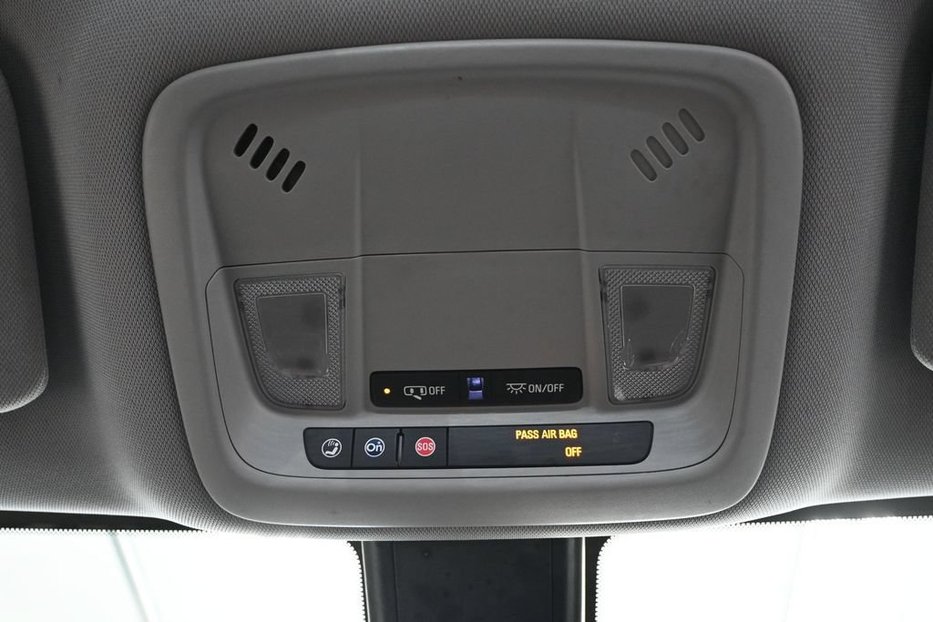 Used 2017 Chevrolet Malibu LT FWD image 33
