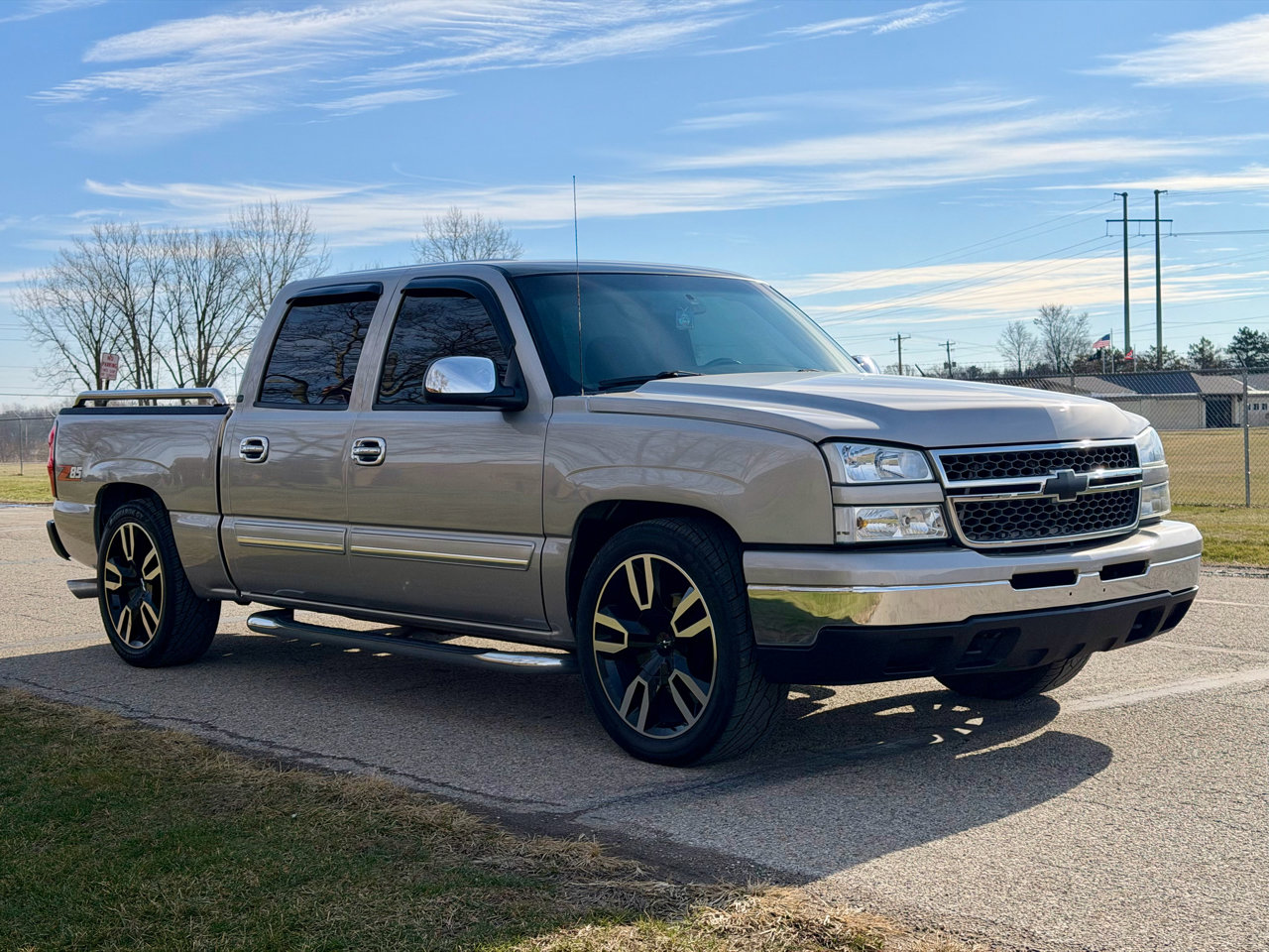 Used 2007 Chevrolet Silverado 1500 LT w/ Crew Cab Value Package image 8