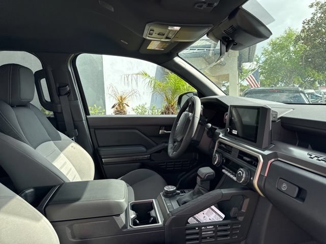 Used 2025 Toyota Tacoma TRD Off-Road AWD/4WD image 11