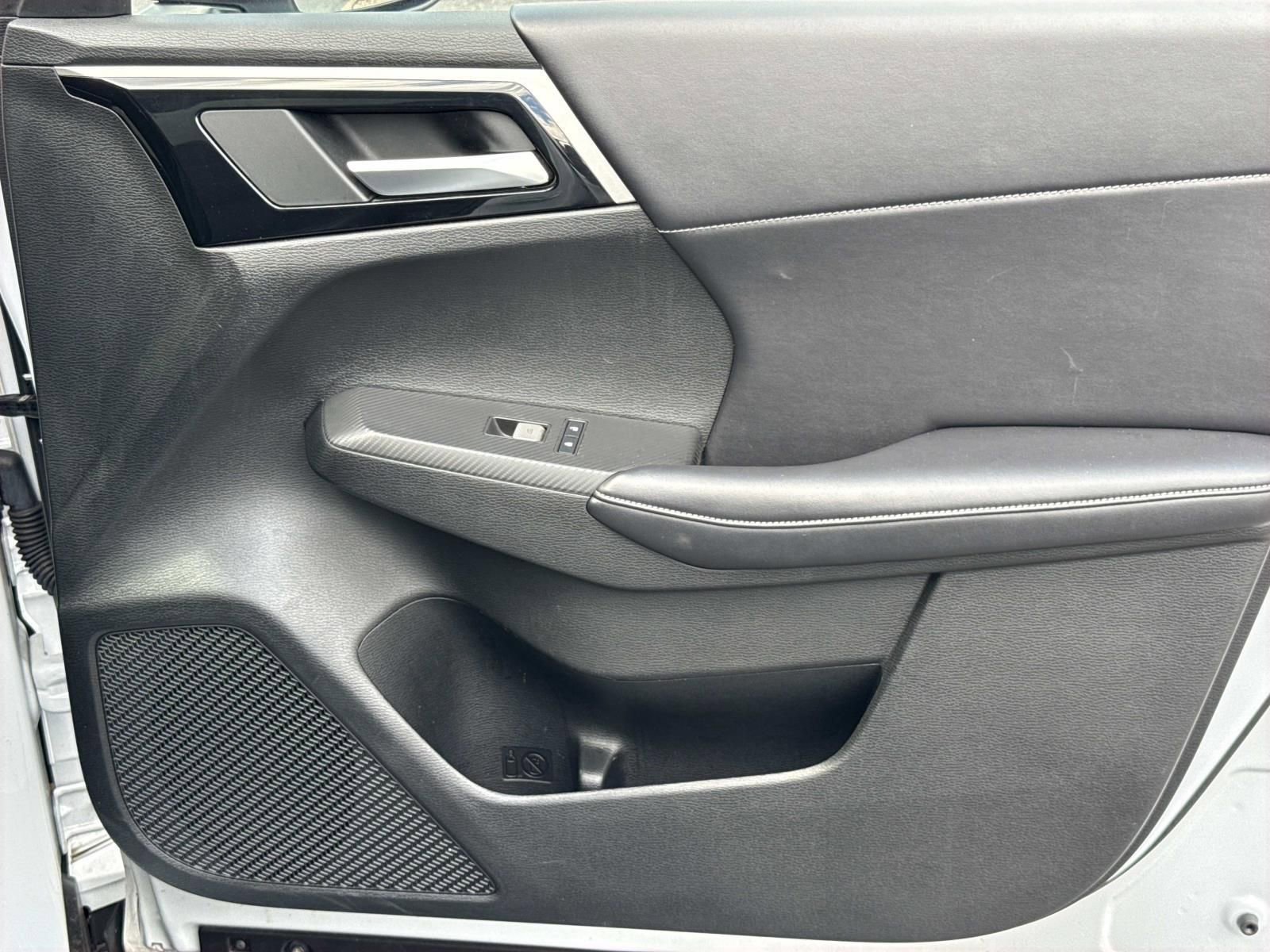 Used 2024 Mitsubishi Outlander Ralliart AWD/4WD image 24