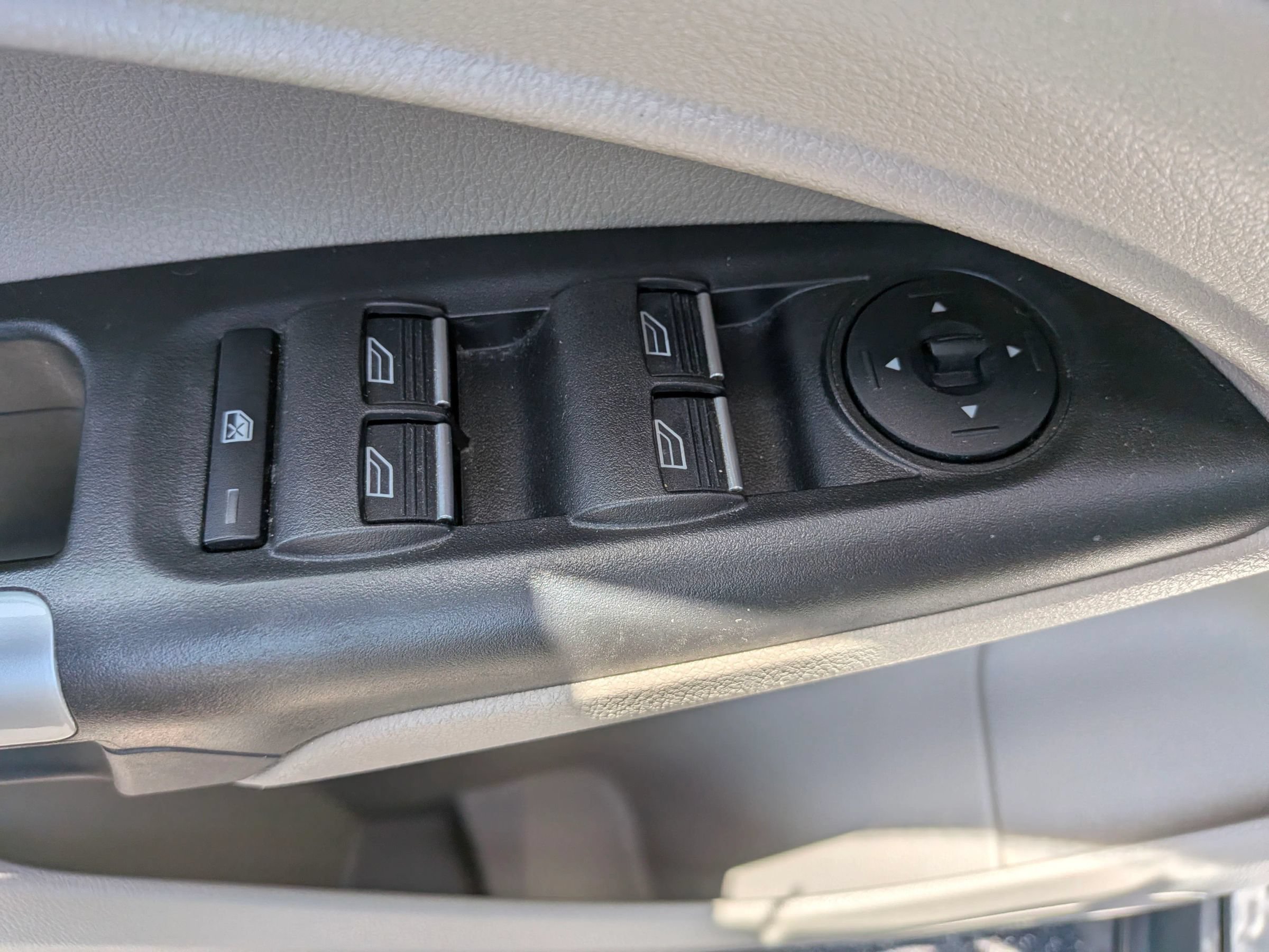 Used 2015 Ford Transit Connect XLT FWD image 22