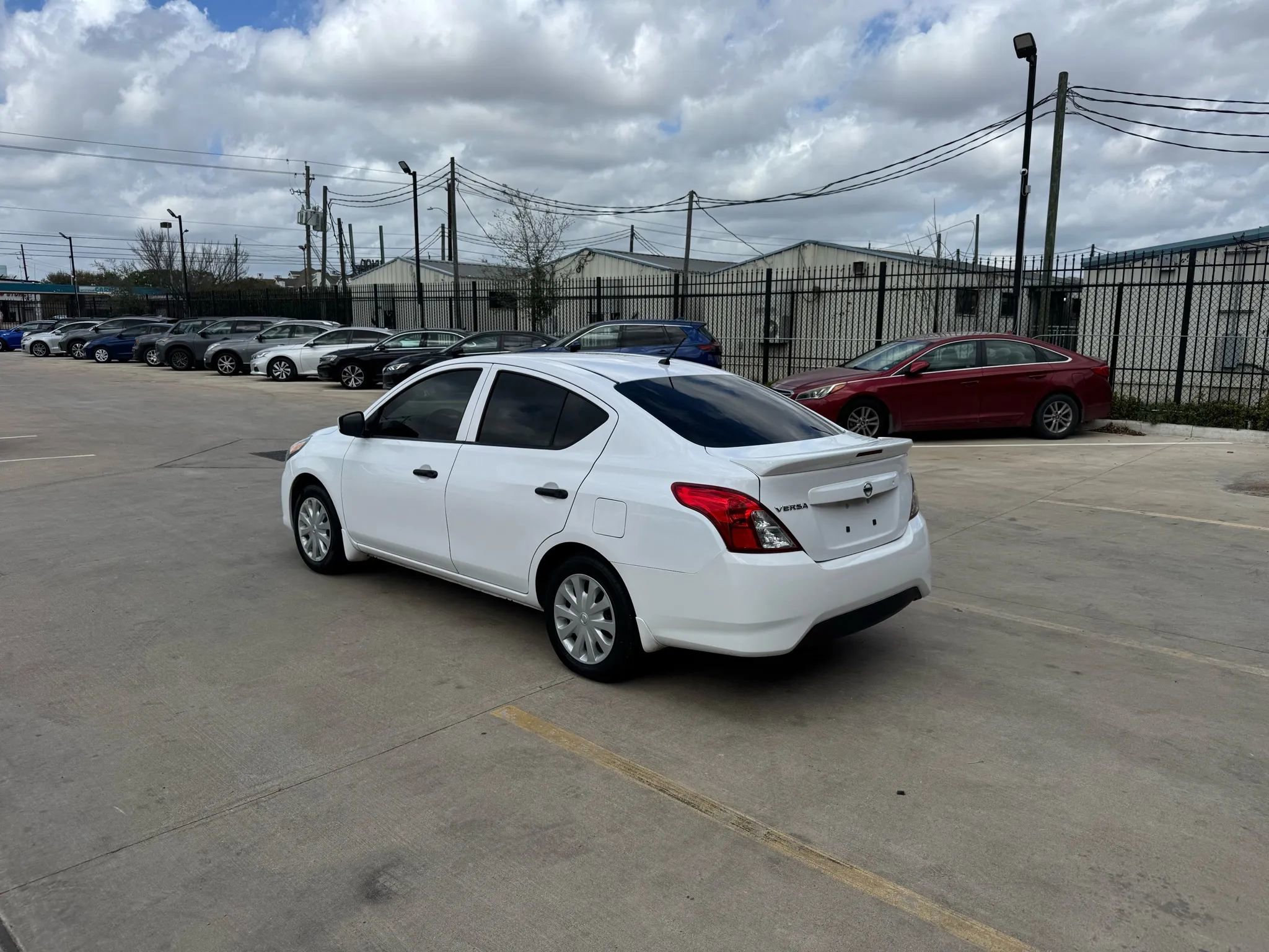 Used 2017 Nissan Versa S Plus image 4