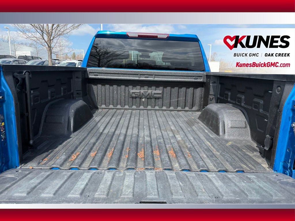 Used 2022 GMC Sierra 1500 Elevation w/ LPO, Elevation Black Package image 7