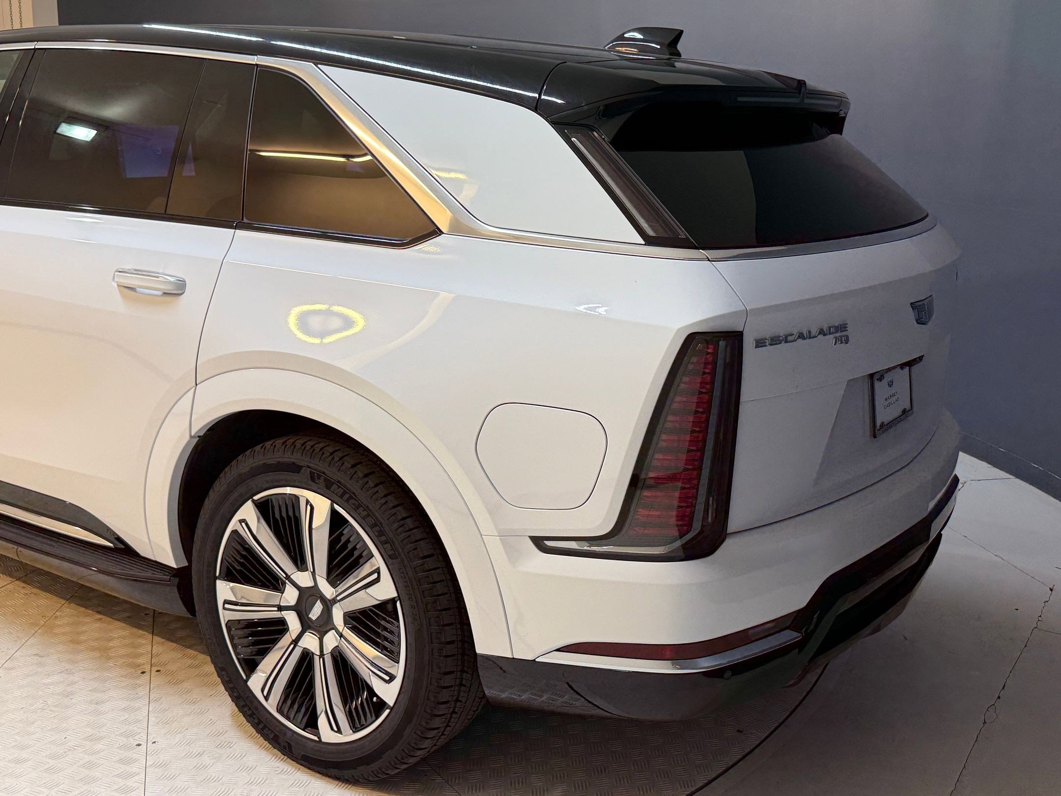 New 2025 Cadillac Escalade IQ Luxury 1 w/ Smart Trailering package image 24