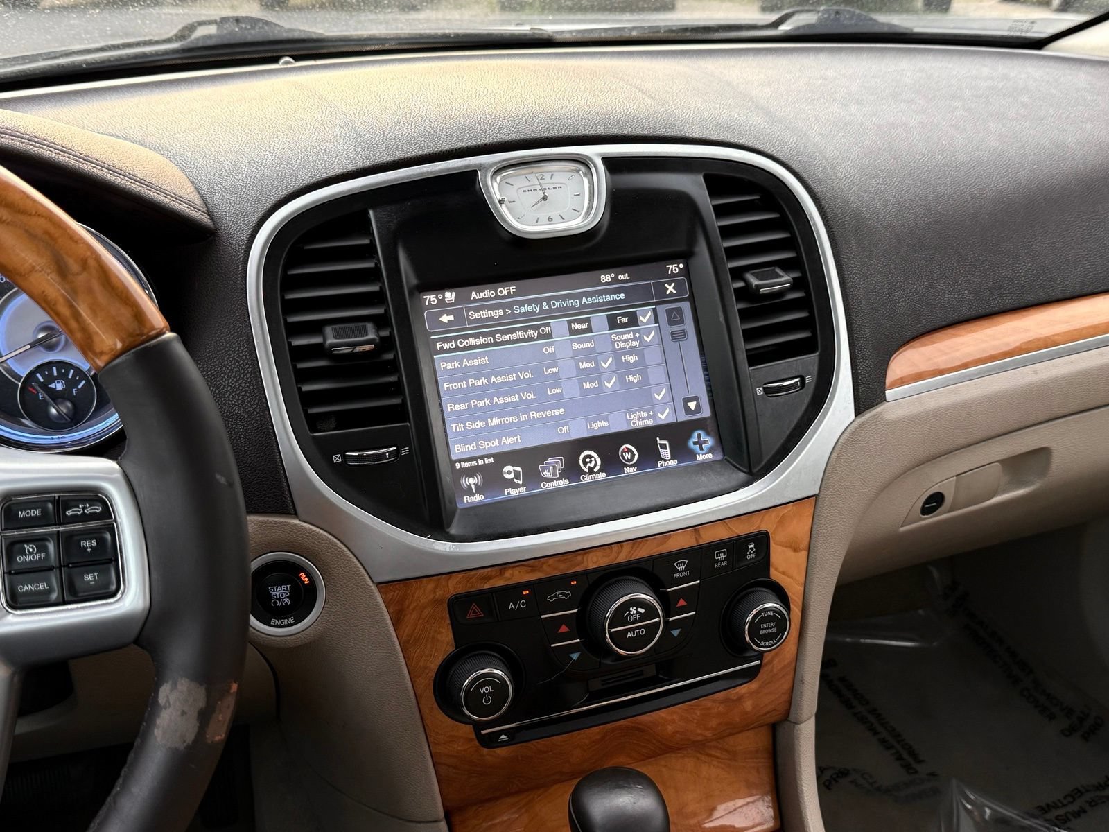 Used 2014 Chrysler 300 C RWD image 42