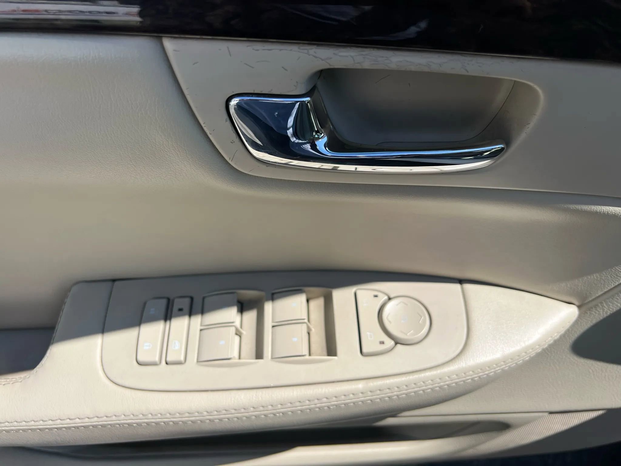 Used 2009 Cadillac DTS w/ Trunk Convenience Package FWD image 19