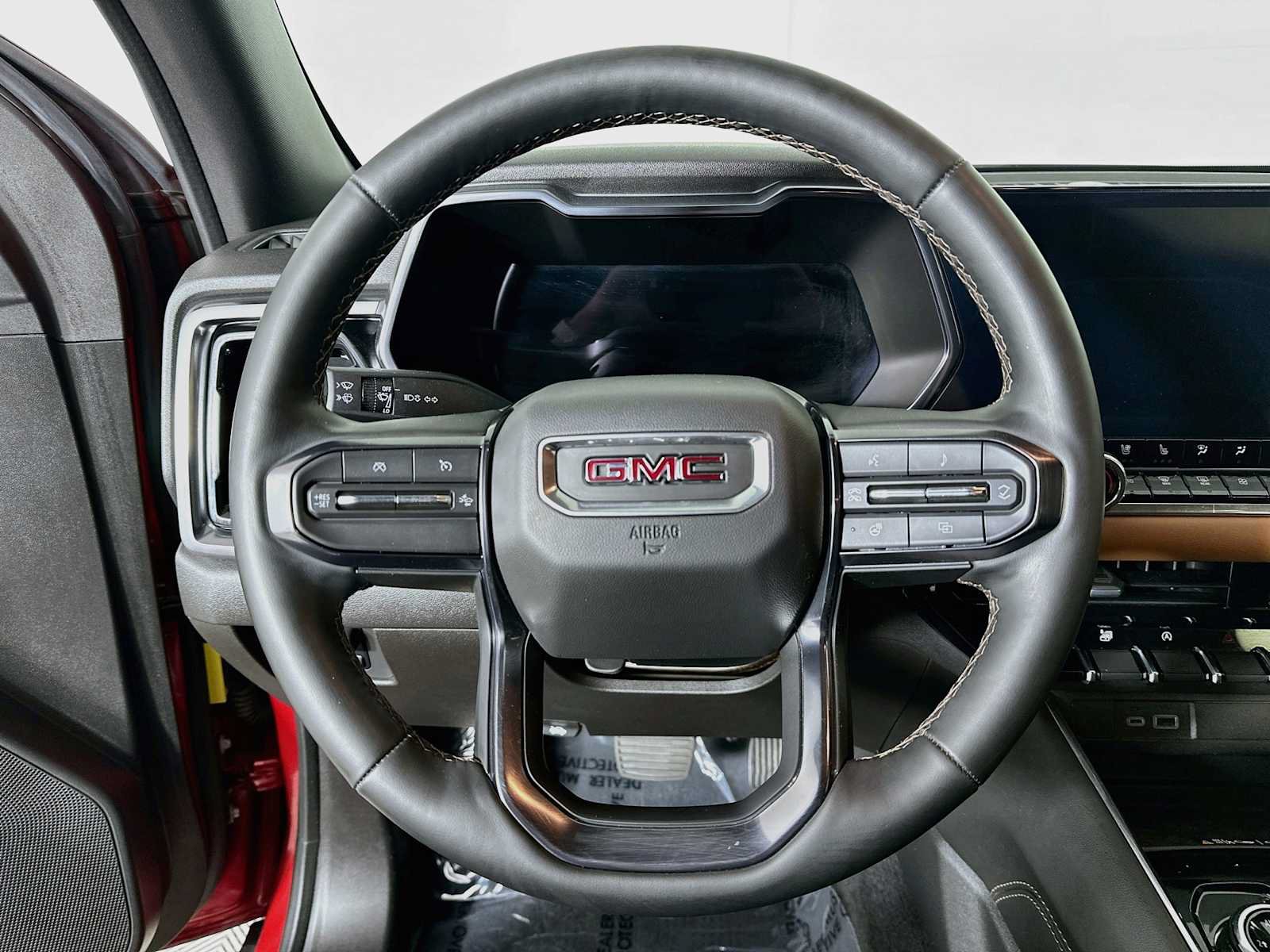 Used 2025 GMC Canyon AT4 w/ AT4 Premium Package AWD/4WD image 11