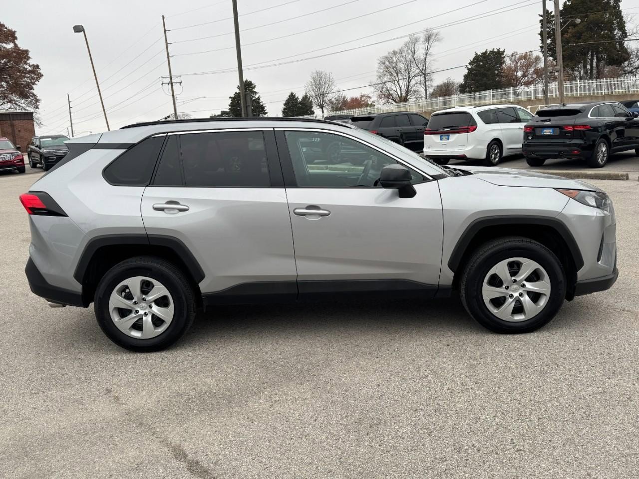 Used 2021 Toyota RAV4 LE image 2