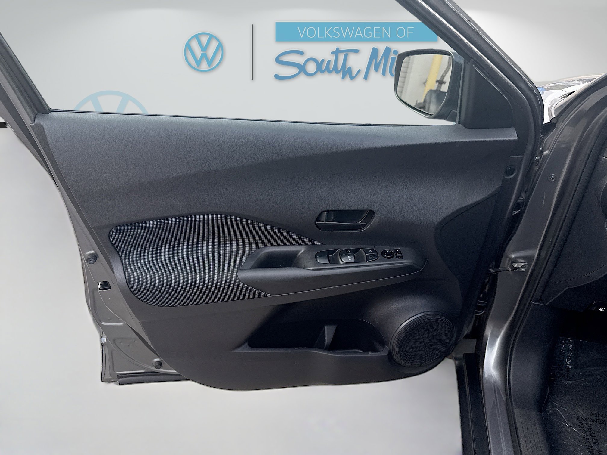 Used 2019 Nissan Kicks S image 19