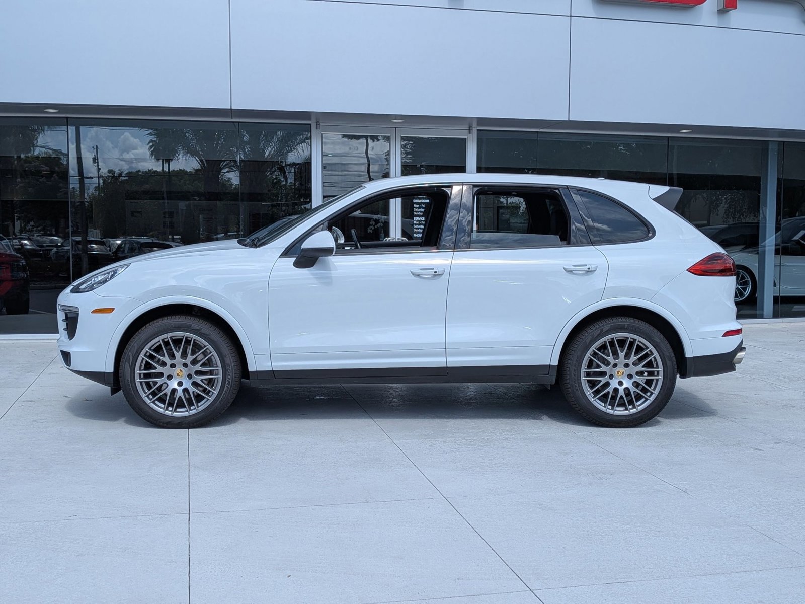 Used 2017 Porsche Cayenne Platinum Edition AWD/4WD video 2