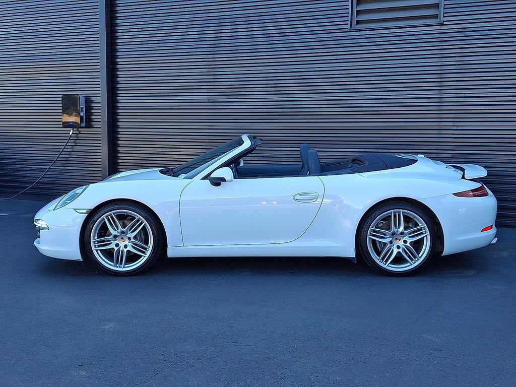 Used 2014 Porsche 911 Carrera RWD image 2