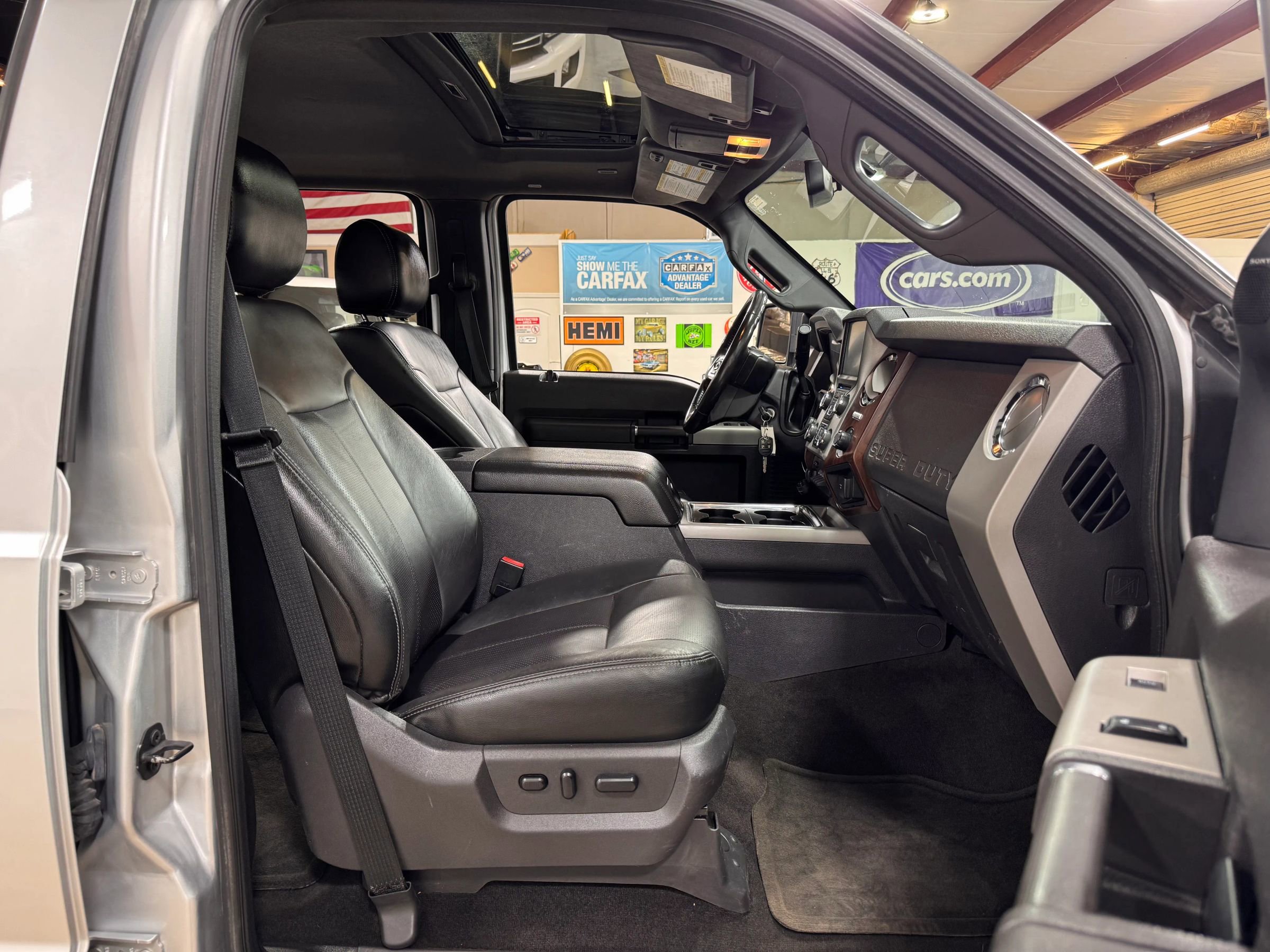 Used 2015 Ford F350 Lariat w/ Lariat Ultimate Package image 21