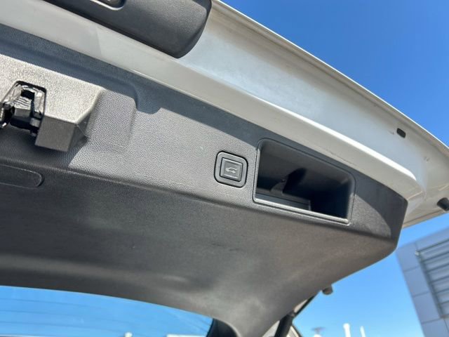 Used 2019 GMC Terrain Denali w/ Advanced Safety Package image 7