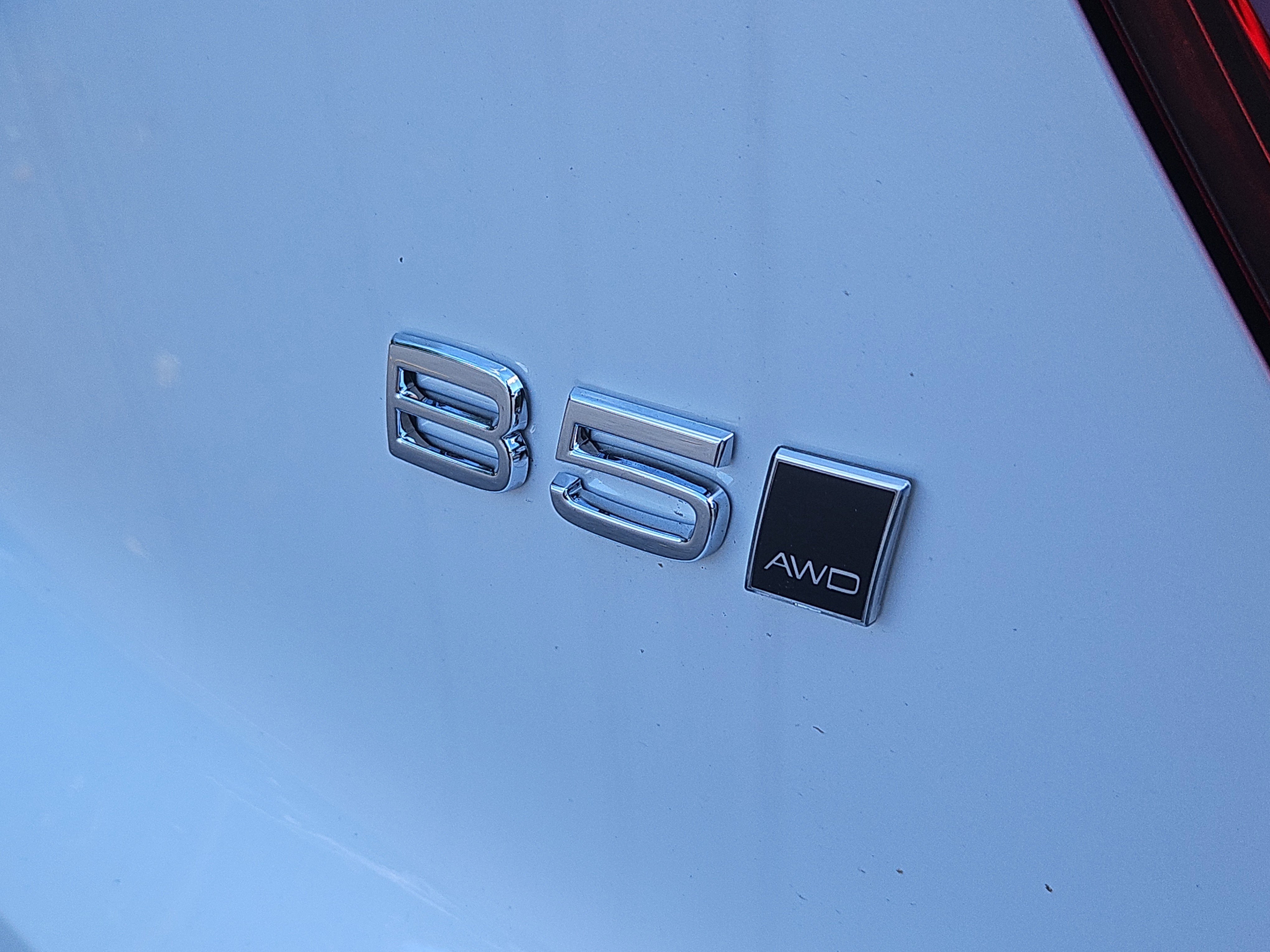 New 2026 Volvo XC40 B5 Plus w/ Protection Package Premier image 4