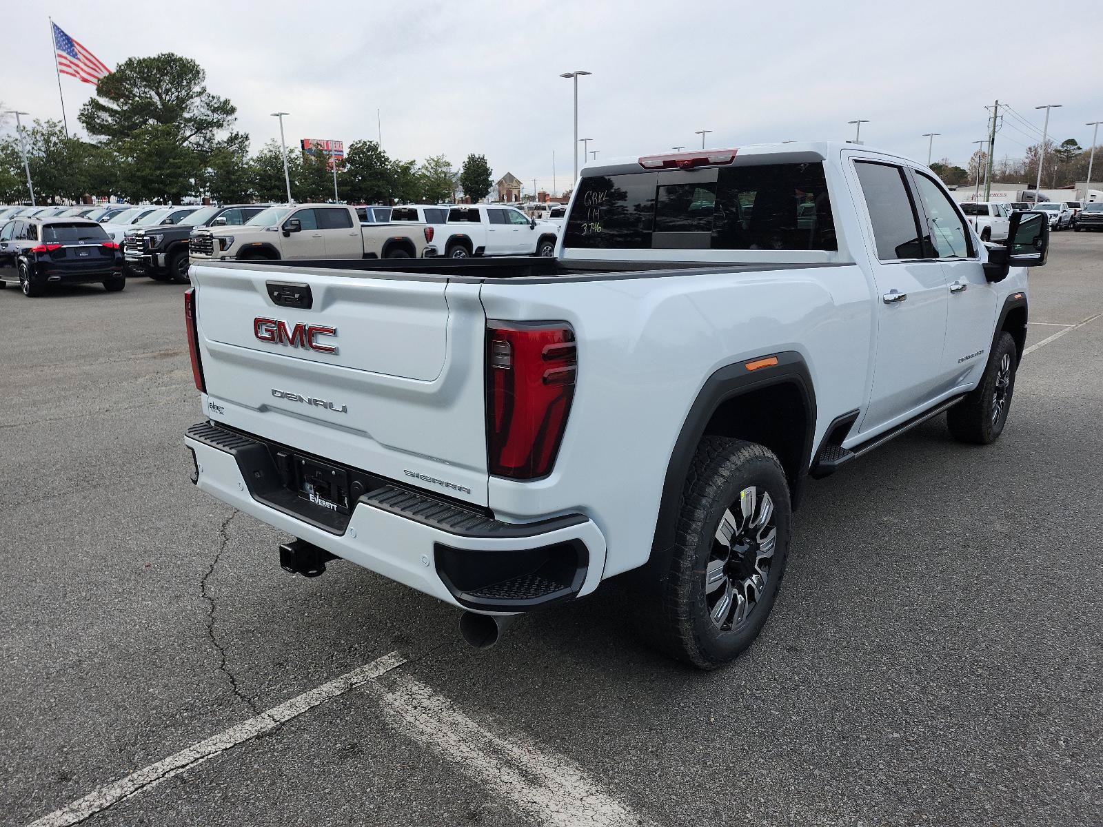 New 2026 GMC Sierra 2500 Denali w/ Denali Reserve Package AWD/4WD image 3