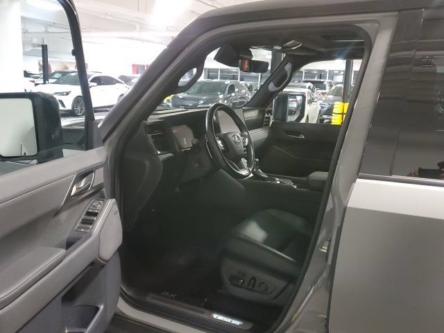 Used 2024 Lexus GX 550 AWD/4WD image 19
