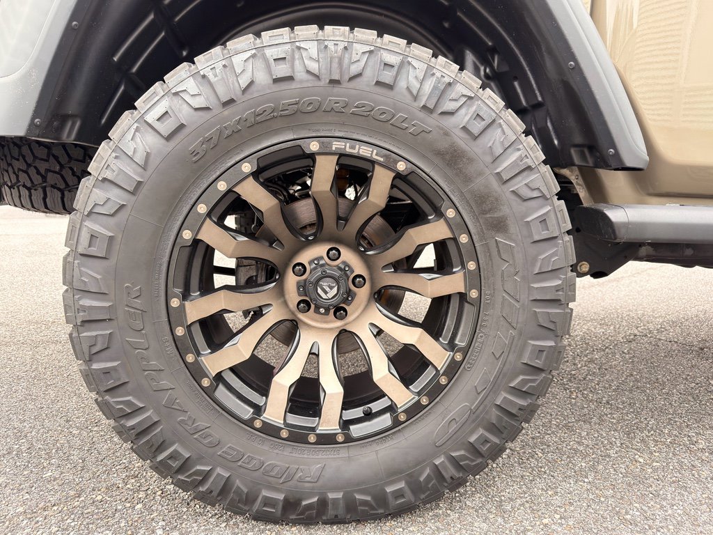 Used 2020 Jeep Gladiator Rubicon w/ Dual Top Group image 10