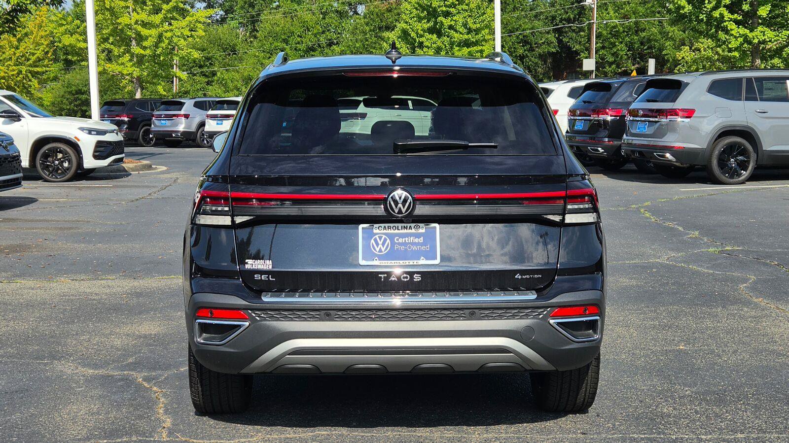 Used 2025 Volkswagen Taos SEL AWD/4WD image 4