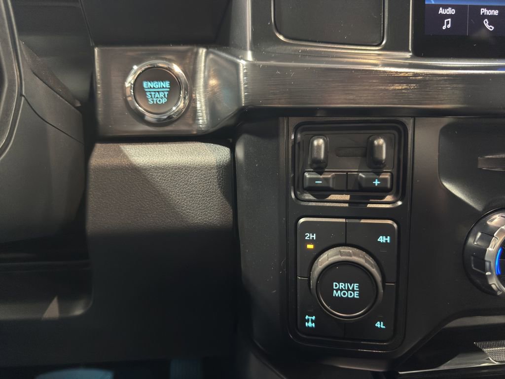 Used 2025 Ford F250 Lariat w/ Chrome Package image 27