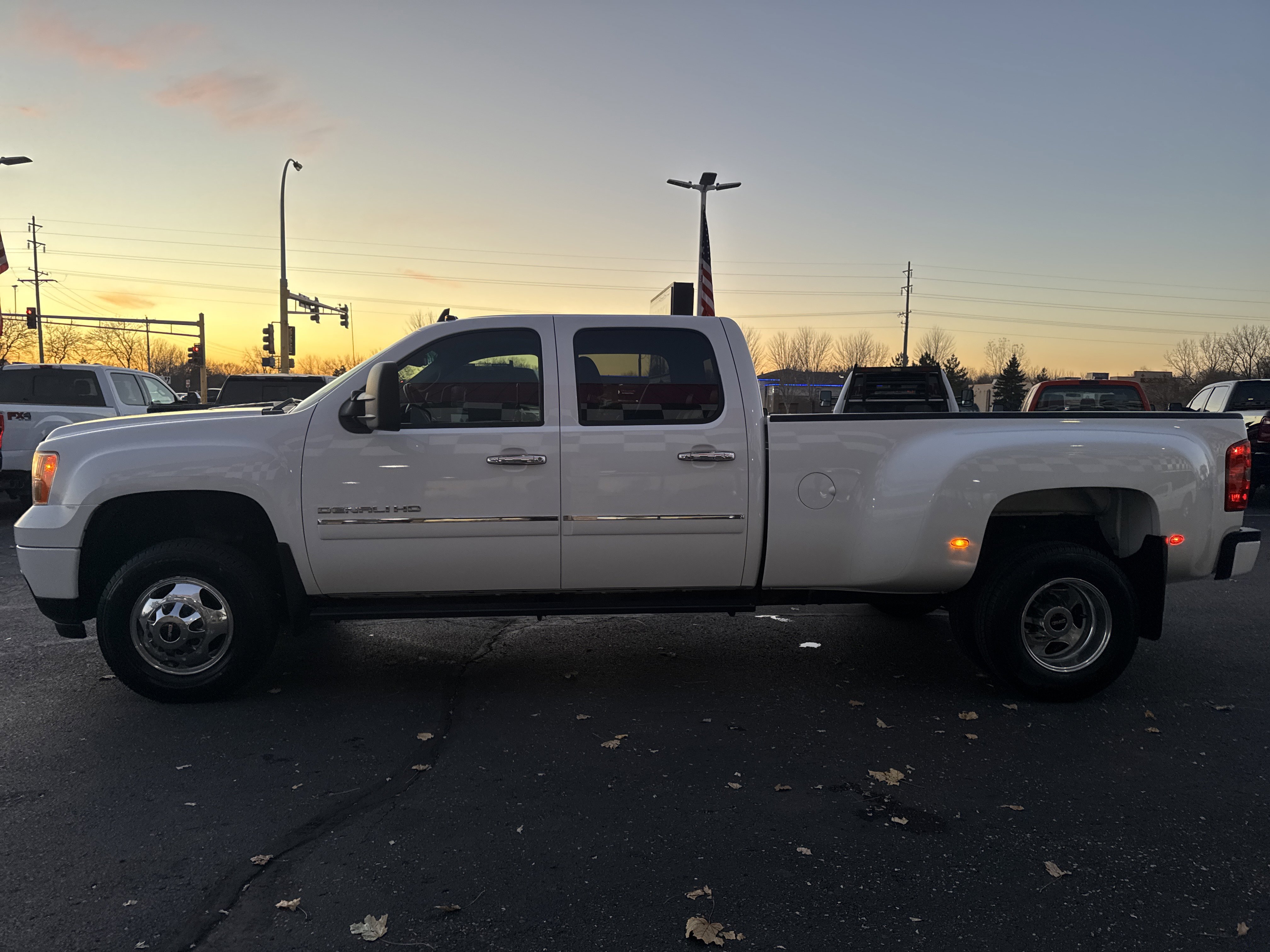 Used 2014 GMC Sierra 3500 Denali image 4