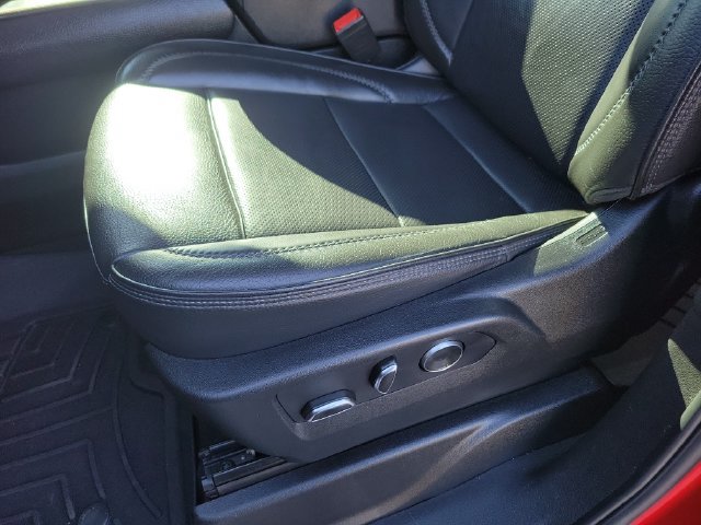 Used 2024 GMC Yukon XL Denali AWD/4WD image 22