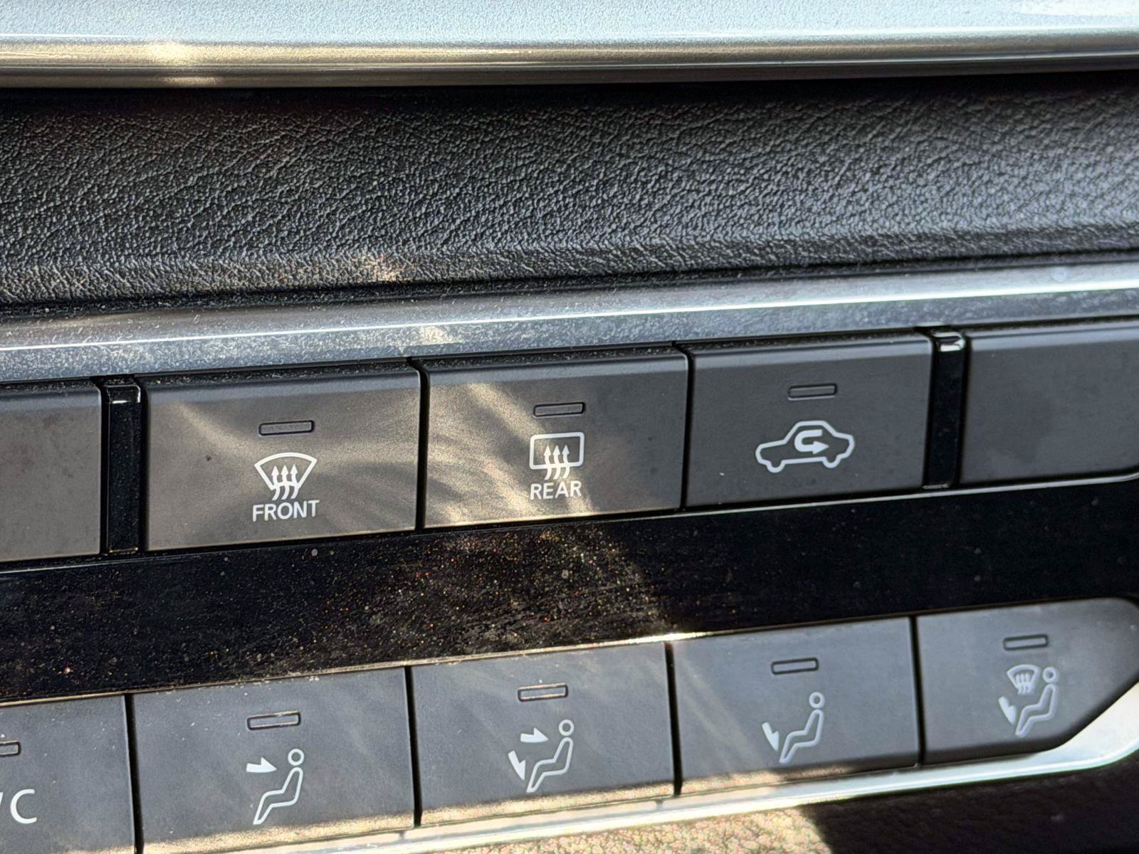 Used 2024 Nissan Altima 2.5 SV FWD image 26