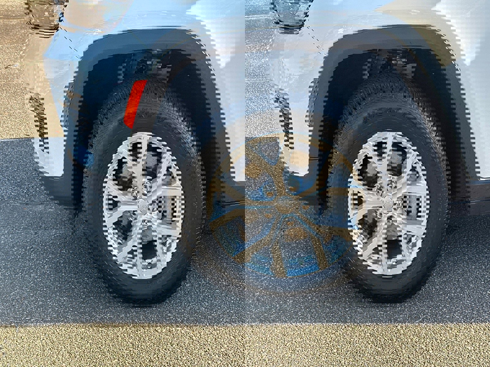 Used 2023 Jeep Grand Cherokee Limited image 15