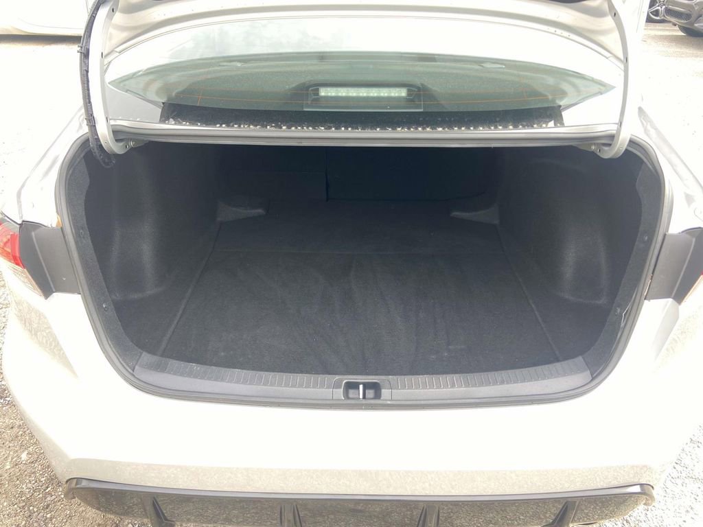 Used 2025 Toyota Corolla SE image 10