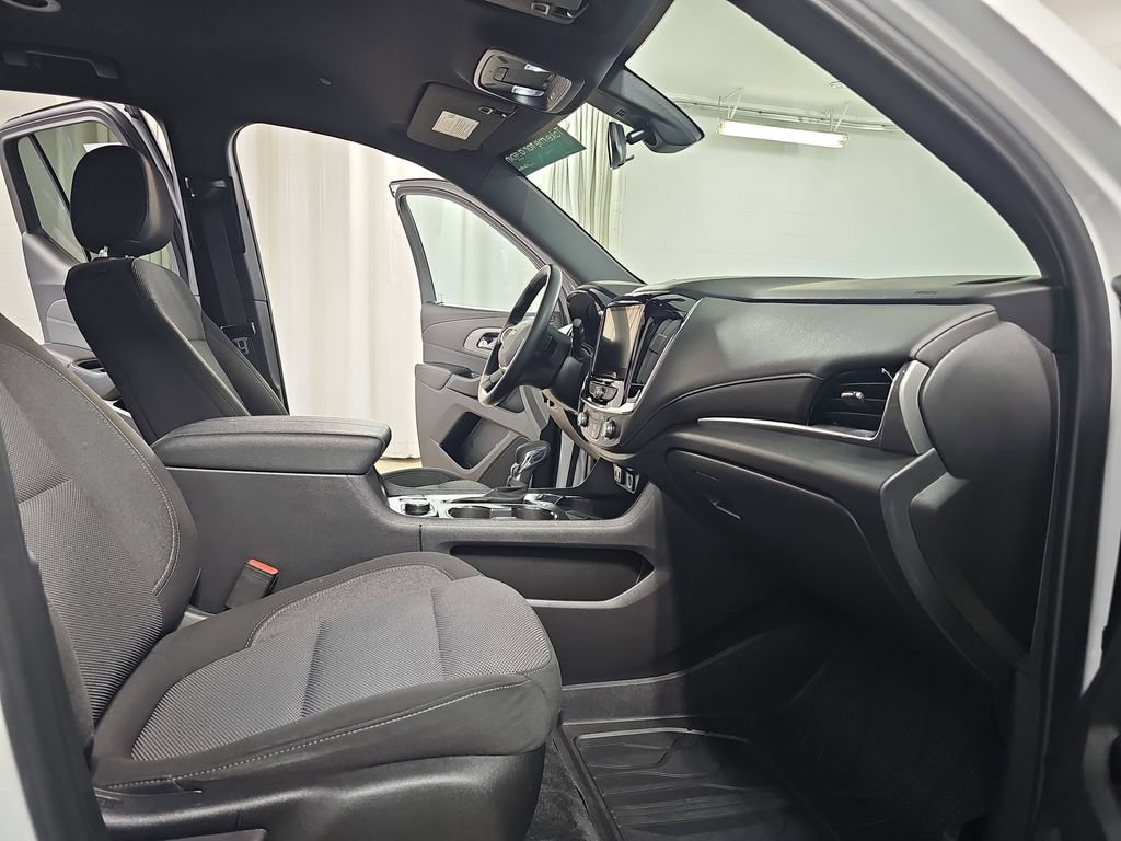 Certified 2023 Chevrolet Traverse LT w/ LPO, Floor Liner Package AWD/4WD image 13