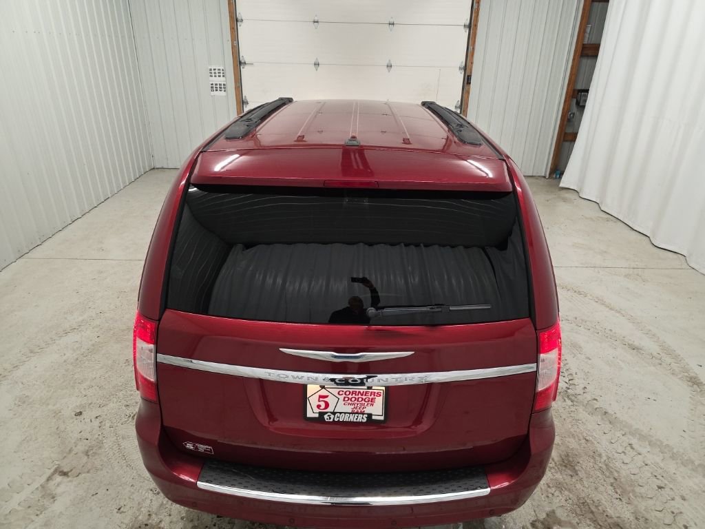 Used 2015 Chrysler Town & Country Touring-L w/ Driver Convenience Group image 5