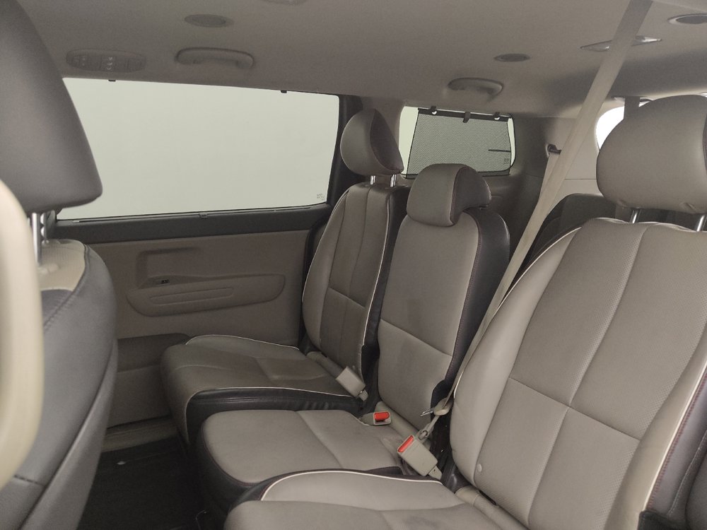 Used 2017 Kia Sedona LX w/ LX Essentials Premium Package FWD image 18