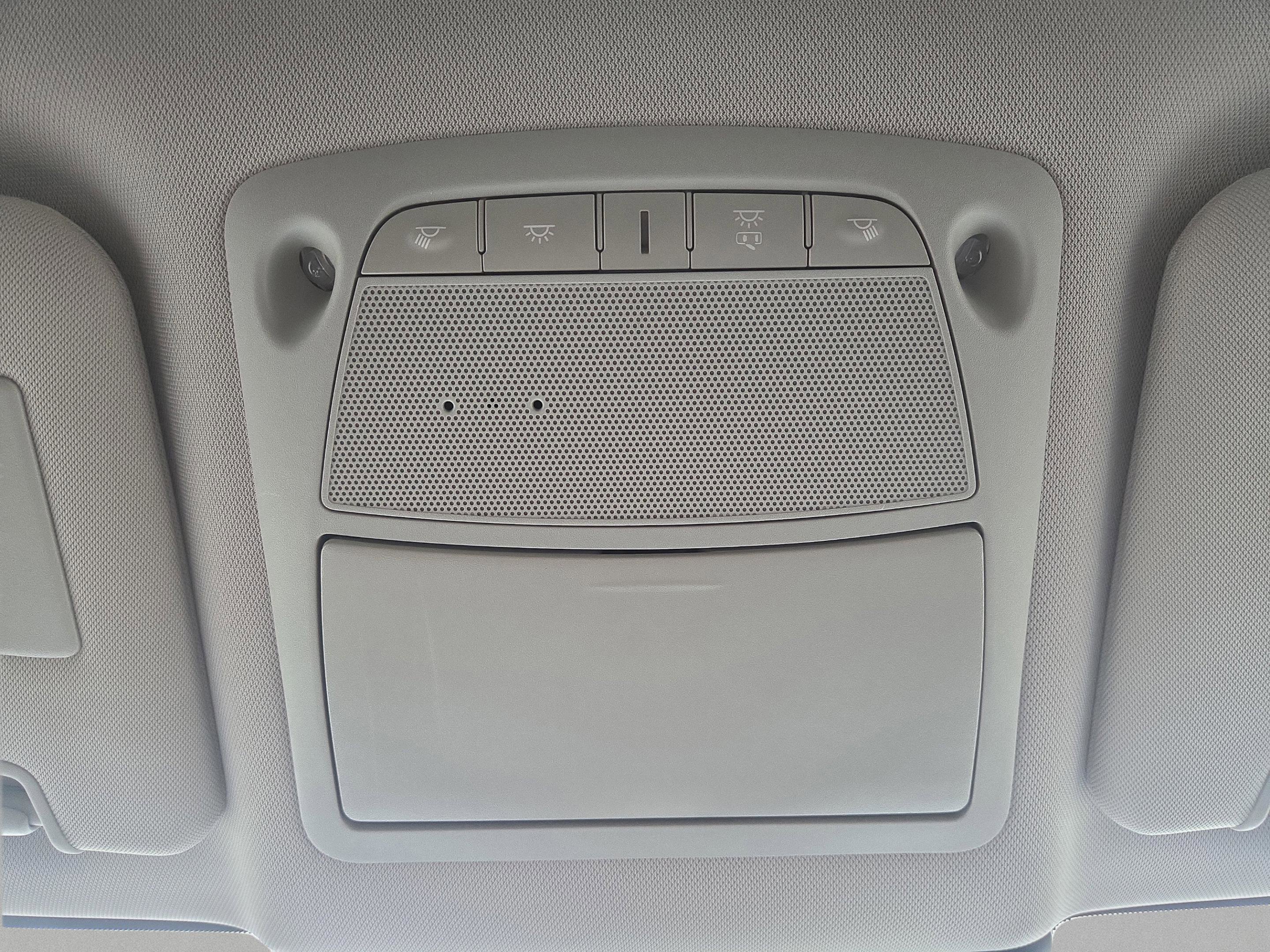 Used 2020 Nissan Rogue SV w/ Premium Package image 17