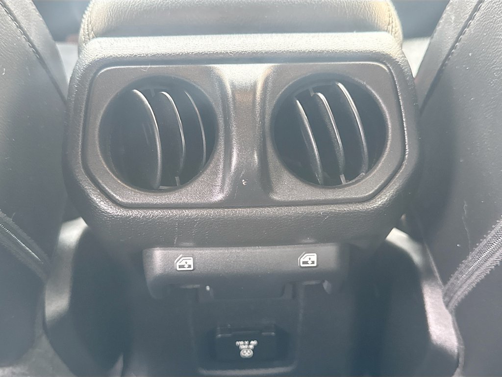 Certified 2022 Jeep Wrangler Unlimited Sahara AWD/4WD image 27