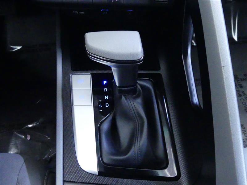 Used 2023 Hyundai Elantra SEL image 12