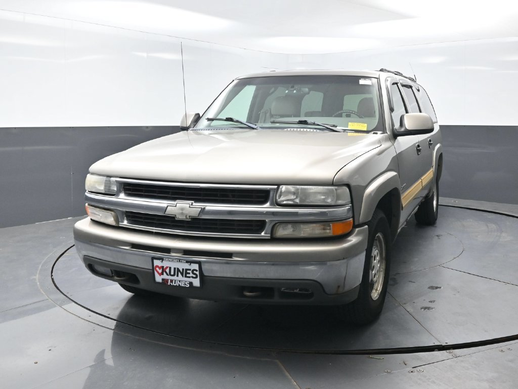 Used 2000 Chevrolet Suburban LT w/ LT Preferred Equipment Group AWD/4WD image 4