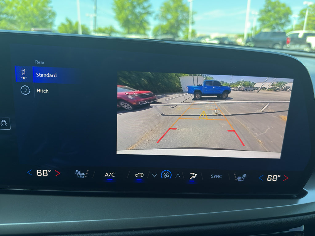 New 2026 Chevrolet Traverse LT w/ LPO, Floor Liner Package FWD image 27