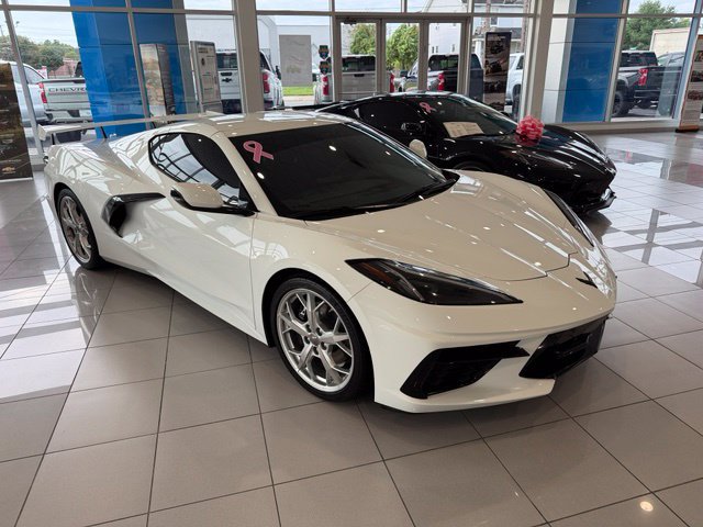 Used 2022 Chevrolet Corvette Stingray Coupe w/ 1LT RWD image 1