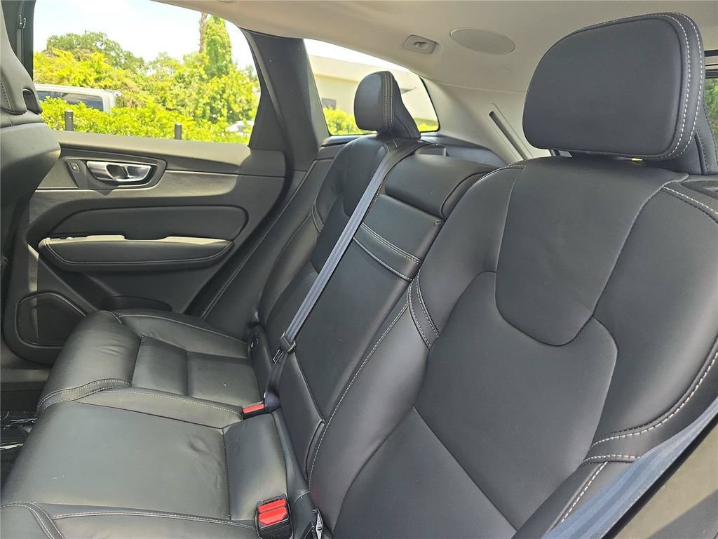 Used 2021 Volvo XC60 T5 Inscription w/ Advanced Package FWD image 14