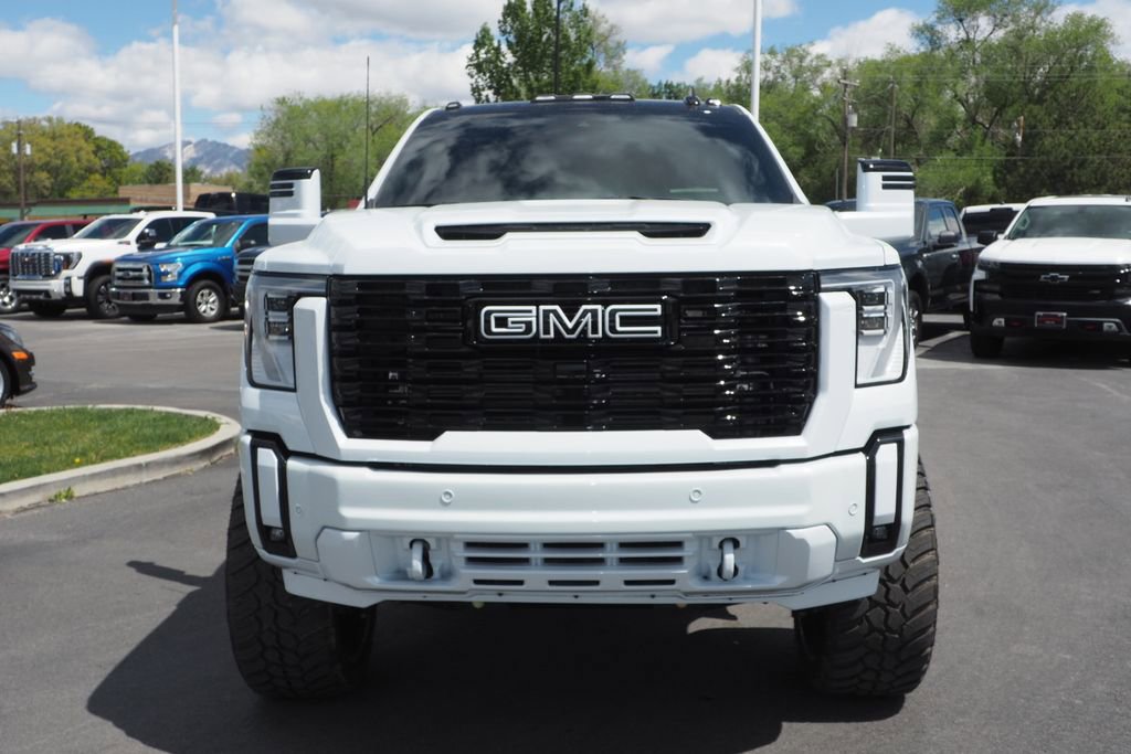 Used 2026 GMC Sierra 3500 Denali Ultimate image 2