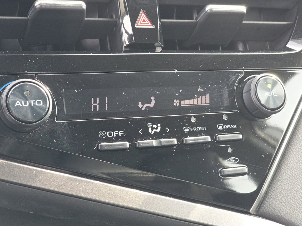 Used 2021 Toyota Camry SE image 29